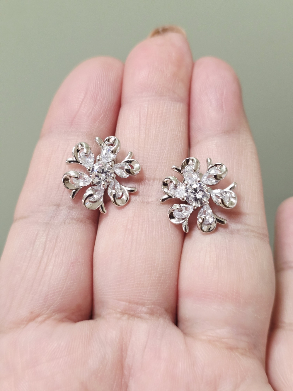 White Gold Plated Floral Cubic Zirconia Stud Earrings - Sparkling White